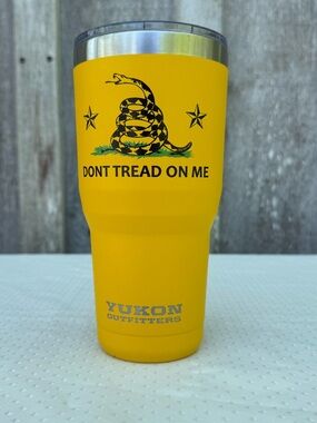 “Don’t tread on me” yellow Yukon Outfitters 30 oz Tumbler